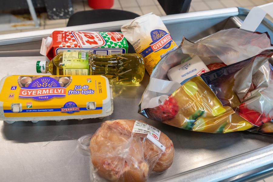 Halványul a szankciós inflációról szóló propaganda, az emberek inkább az Orbán-kormányt okolják a magas élelmiszerárakért