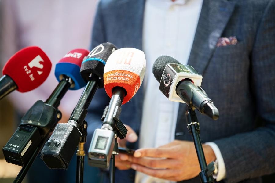 Fontos a szólásszabadság, de a Fidesz inkább csak a saját propagandistáin segít