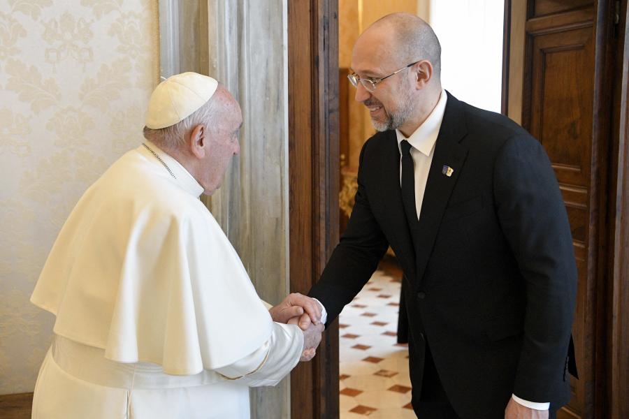 Az ukrán miniszterelnököt fogadta Ferenc pápa a pénteki magyarországi útja előtt
