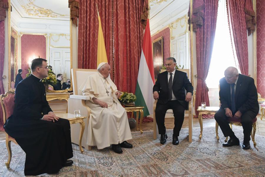 Orbán Viktort elutazik Ferenc pápához, a katolikus egyházfő szerdán fogadja a Vatikánban