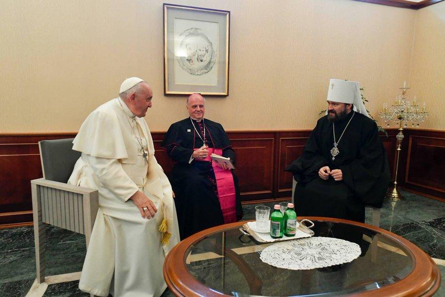 Ferenc pápa nem tervezett látogatást tett a budapesti és magyarországi orosz ortodox metropolitánál