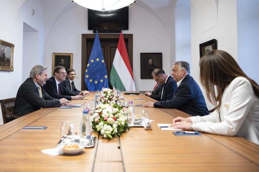 Orbán Viktor is tárgyalt a Budapestre érkező uniós költségvetési biztossal, hogy megkapjuk a brüsszeli pénzeket