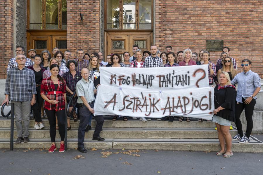 Alkotmánybíróság elé viszi az MSZP a pedagógusok polgári engedetlenségének az ügyét