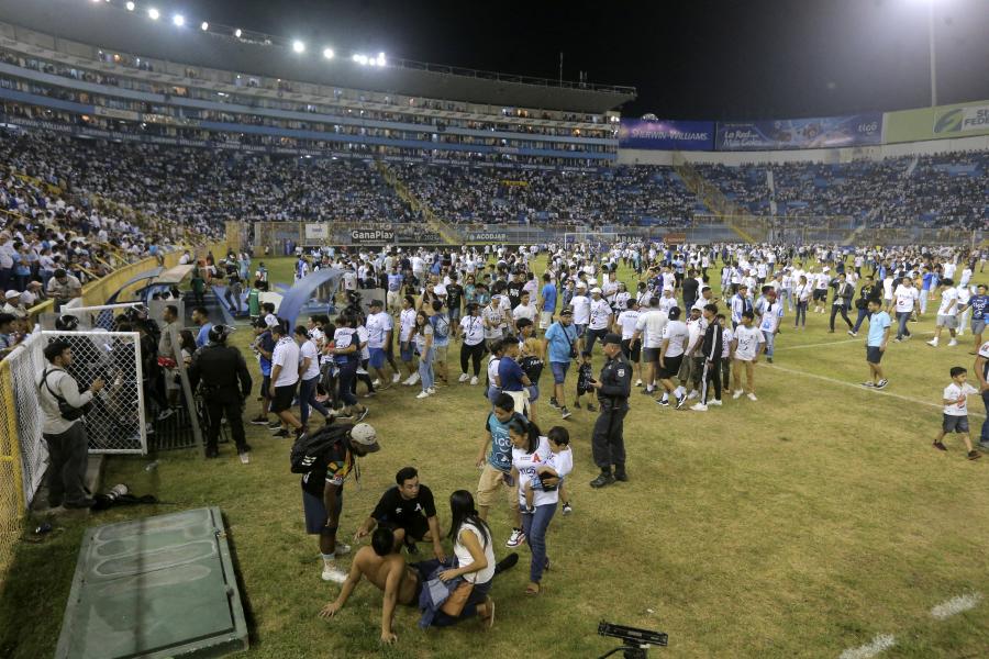 Tömegverekedés tört ki Salvador fővárosában egy labdarúgó mérkőzés előtt, többen meghaltak