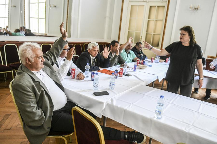 „Le akarnak bennünket darálni” – Lakatos Oszkár szerint politikai okokból próbálják működésképtelenné tenni az ORÖ-t
