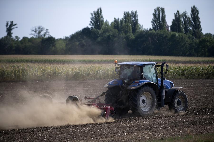 Az Orbán-kormány késlekedése miatt nem tárgyal az Európai Bizottság a gazdák megsegítéséről az ukrán gabonaimport ügyében