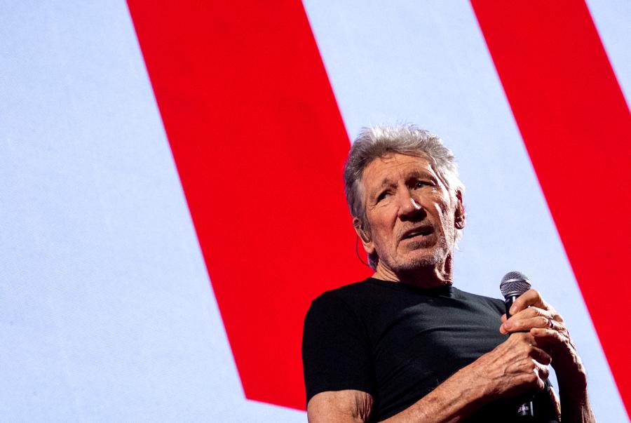 Roger Waters ellen nyomoz a berlini rendőrség, mert egy náci egyenruhára hasonlító jelmezben lépett fel