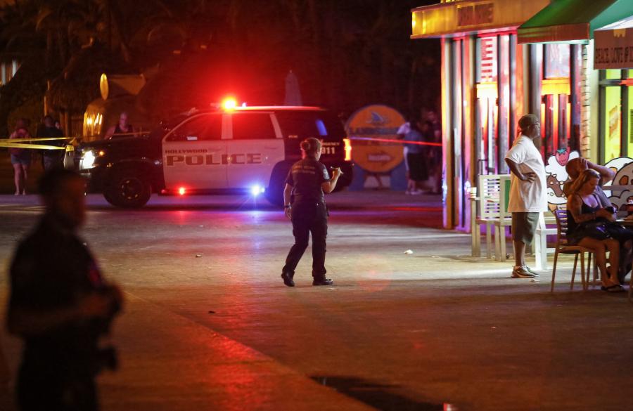 Lövöldözés volt a floridai tengerparton, kilenc ember megsérült