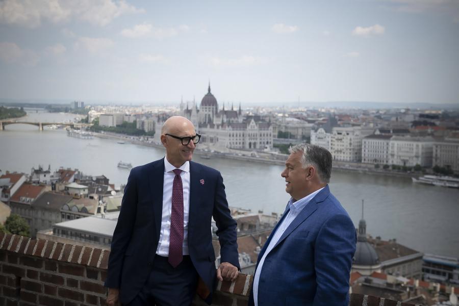 A Deutsche Telekom vezérigazgatójával tárgyalt Orbán Viktor
