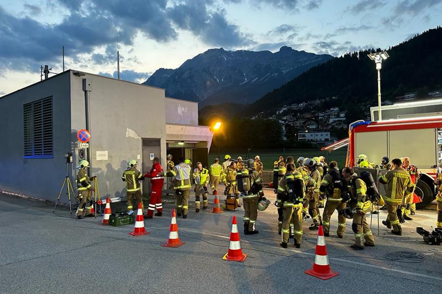 Tűz ütött ki éjjel egy osztrák vasúti alagútban, 151 utast menekítettek ki