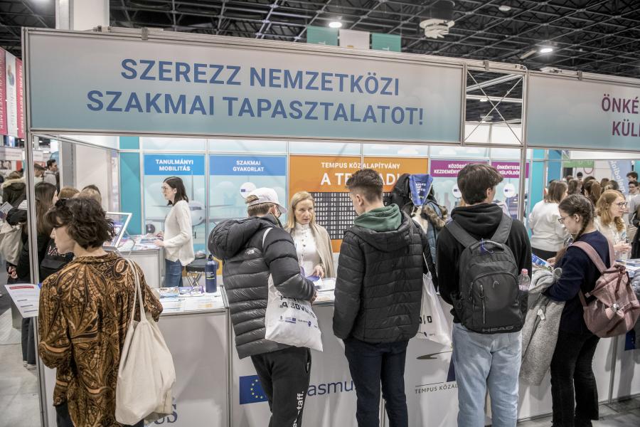 Erasmus-ügy: számkivetettek lettek a magyar kutatók, már nem szívesen működnek együtt velük európai programokban