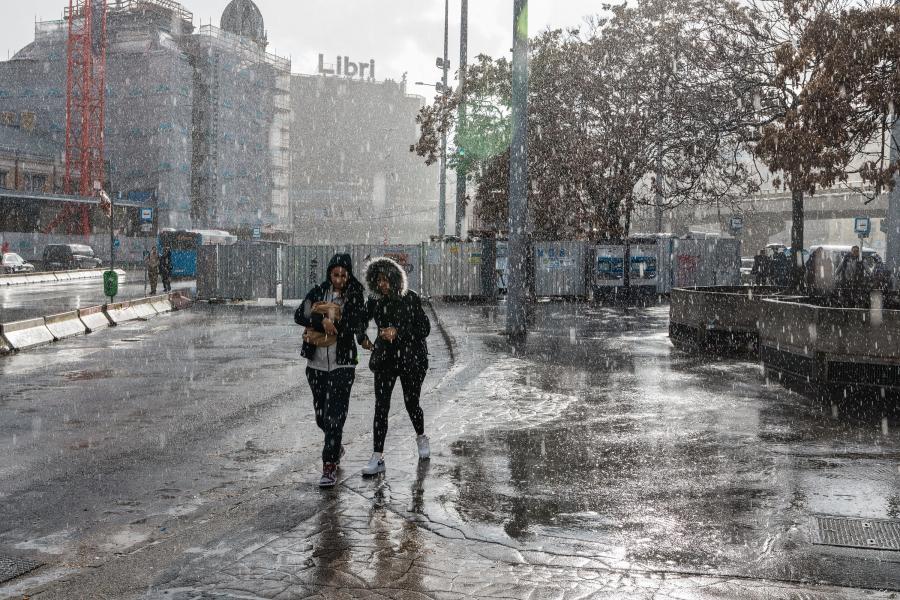 Több kaposvári utca víz alá került, péntekre is figyelmeztetéseket adtak ki