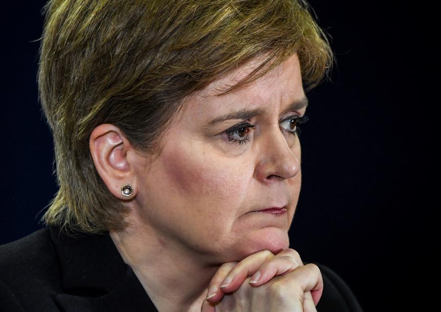 Letartóztatták Nicola Sturgeon volt skót miniszterelnököt