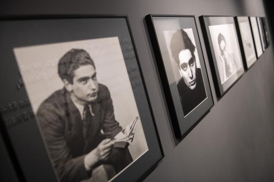 Aki körbefotózta a világot – Budapesten megnyílt a világ első állandó Robert Capa életmű-kiállítása