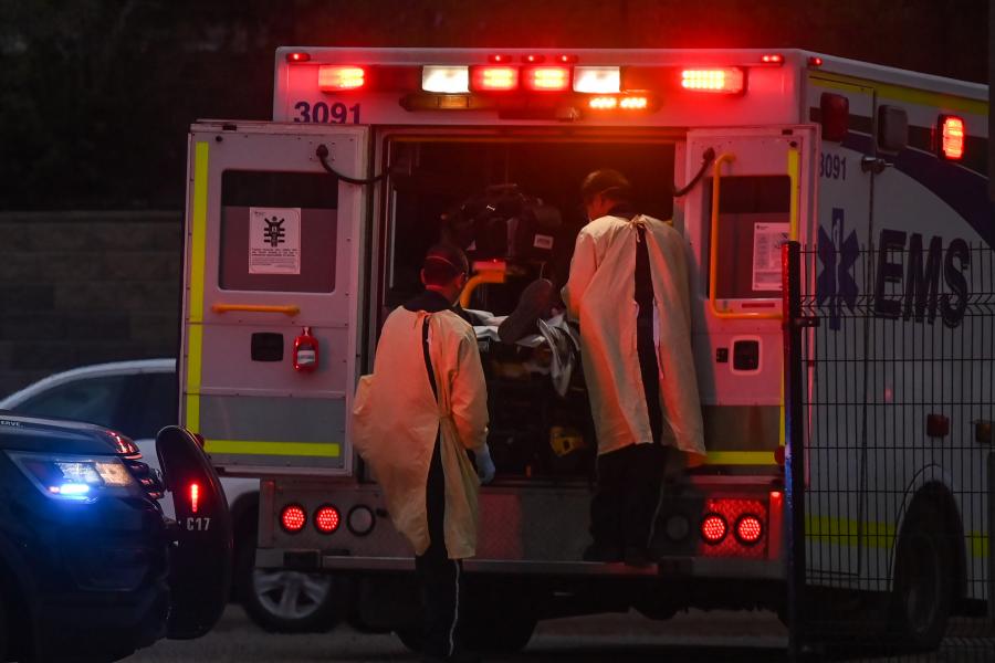 Kamionnal ütközött egy időseket szállító busz Kanadában, 15 ember meghalt