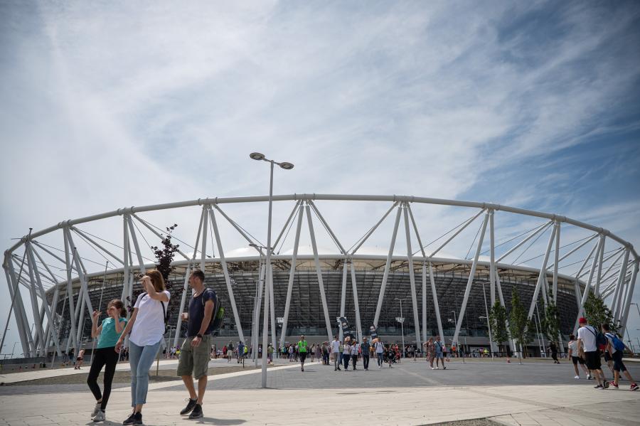 Több száz kilogramm szemetet szedtek össze a budapesti atlétikai stadion körül