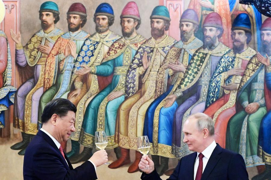 Kína szilárdan Oroszországot támogatja, hatalmas mennyiségben szállít hadi célra is használható felszerelést Ukrajna ellen