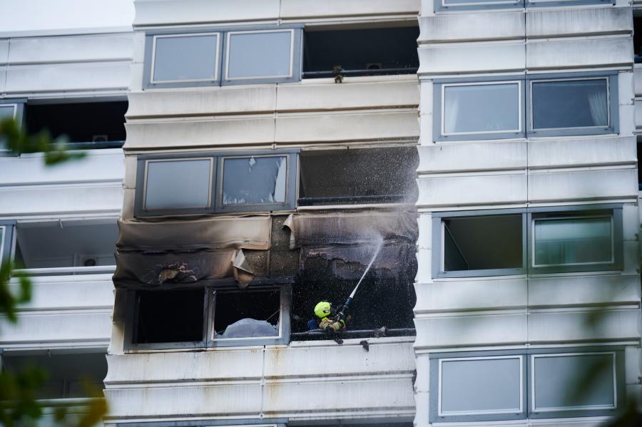 A lángok elől menekülve ugrott a halálba két ember egy berlini toronyház tizedik emeletéről
