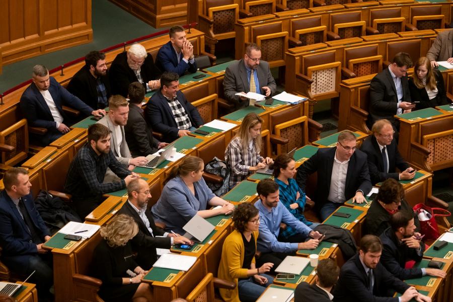 Meg sem próbálta megindokolni a Fidesz, hogy miért bojkottálják a svéd NATO-csatlakozásról szóló parlamenti ülést