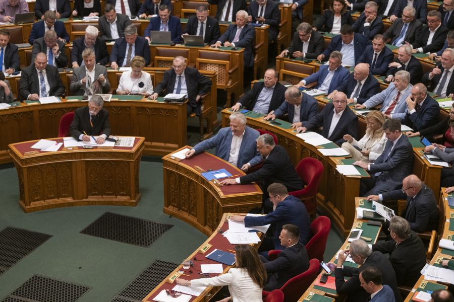Nincs a jövő heti parlamenti ülés napirendjén a svéd NATO-csatlakozás megszavazása 