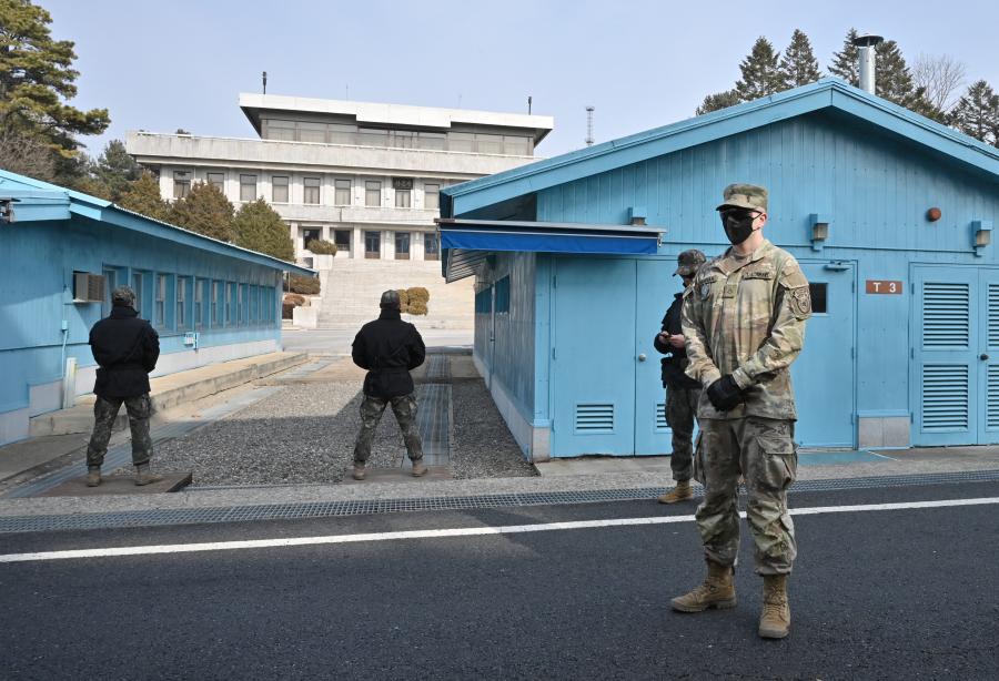 Észak-Korea elismerte, hogy őrizetbe vették az amerikai katonát, aki átszökött a határon