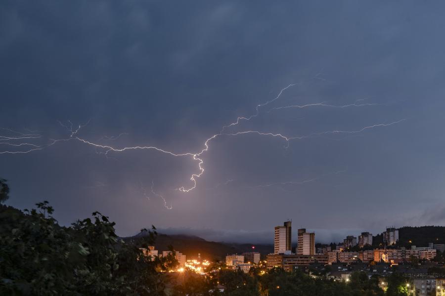 Szlovéniában és Ausztriában is tombolt a vihar, három ember meghalt, sok magyar nem jut haza az áradások miatt