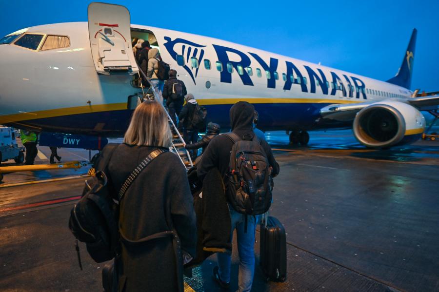 Magyar utasok éjszakáztak a zadari repülőtéren, mert nem ment értük a Ryanair gépe