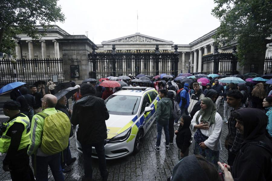 Késelés történt a British Museum közelében, kiürítették az épületet