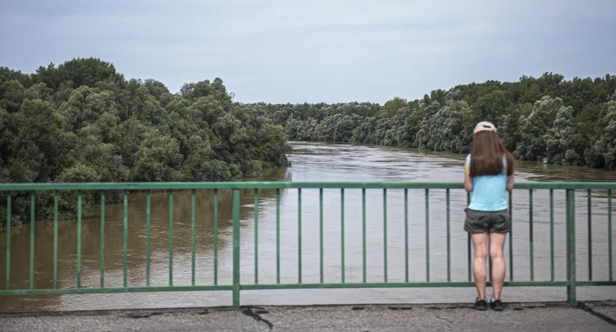 Ijesztő lett a folyó, de nem katasztrófaturisták a Dráva zarándokai