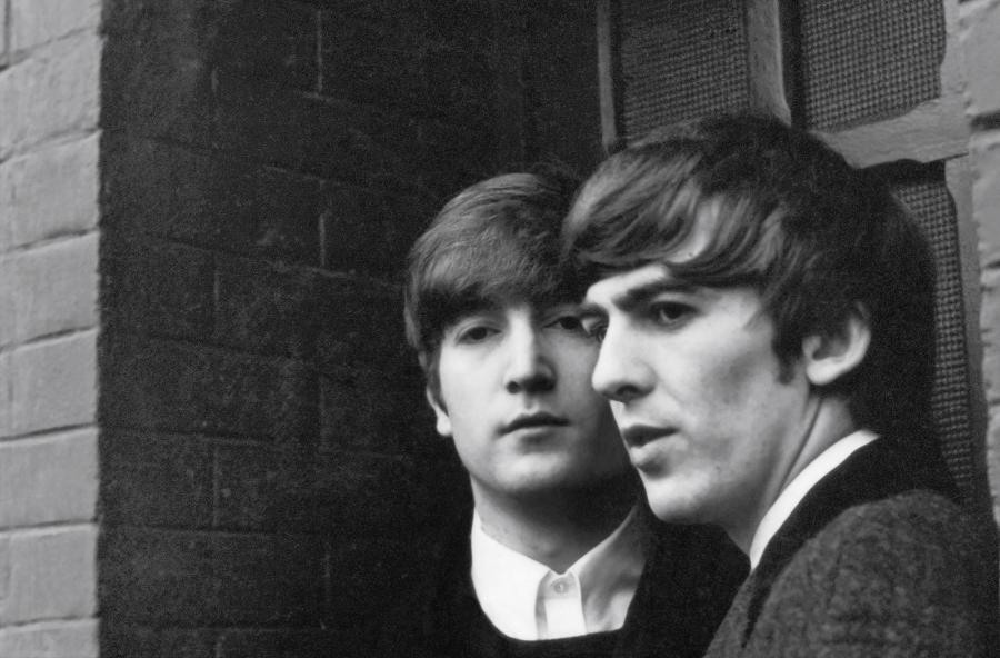 „Jó időben, jó helyen volt” – Eddig ismeretlen Beatles-fotókat mutatnak be Londonban