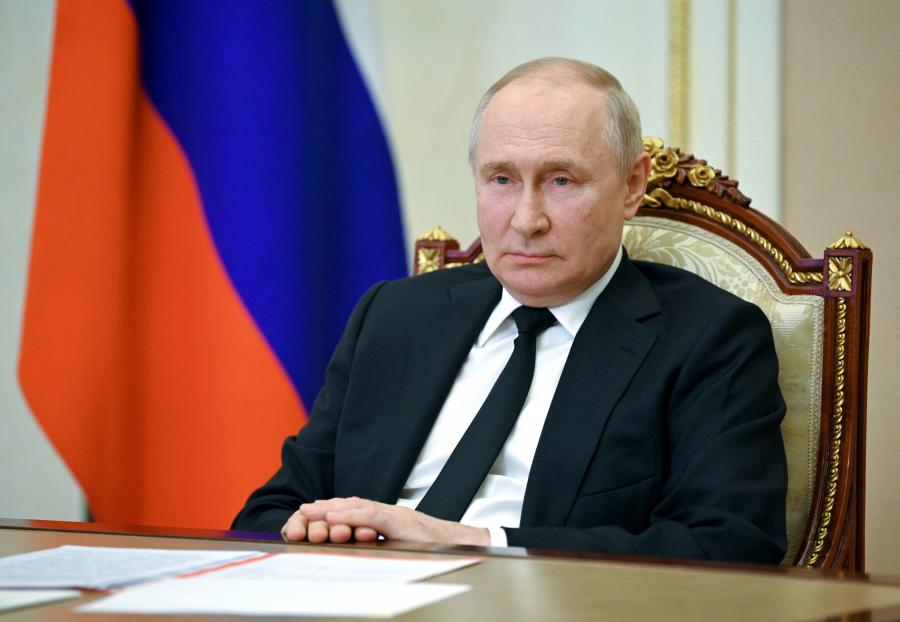 Vlagyimir Putyin felszámolja a szabad internetezés maradékait