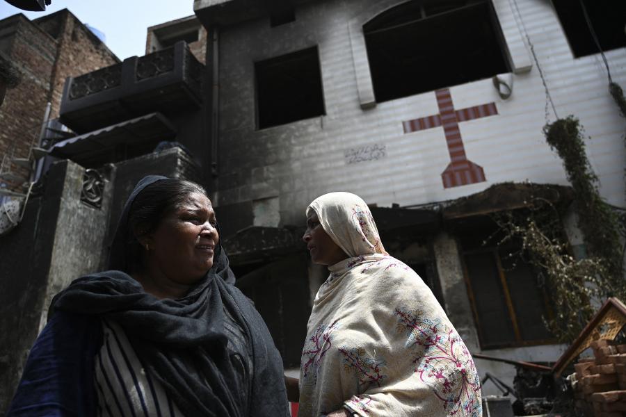 Már több mint száz embert tartóztattak le Pakisztánban a keresztényellenes zavargásokban való részvétel miatt 