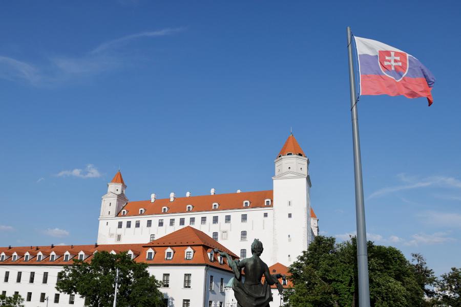 Bűnszervezet létrehozásával vádolják a szlovák titkosszolgálat vezetőjét