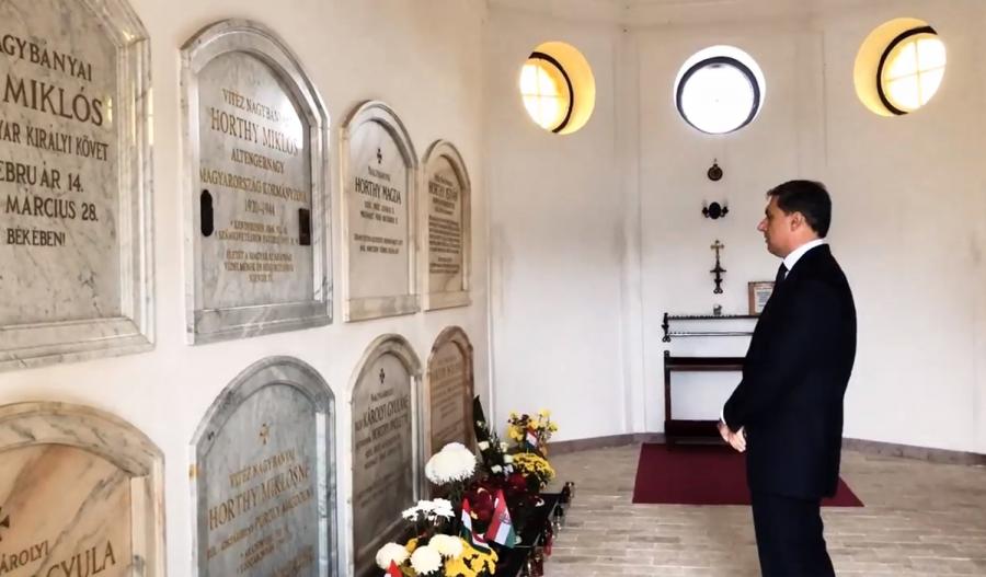 Vasúttörténeti tárlat jön Horthy Miklós újratemetésének az évfordulóján Lázár Jánossal