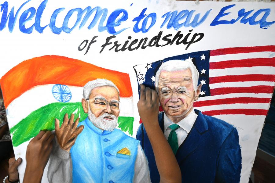 India egyre inkább a világ megkerülhetetlen politikai szereplőjévé válik, már csak a nyomort kellene maga mögött hagynia