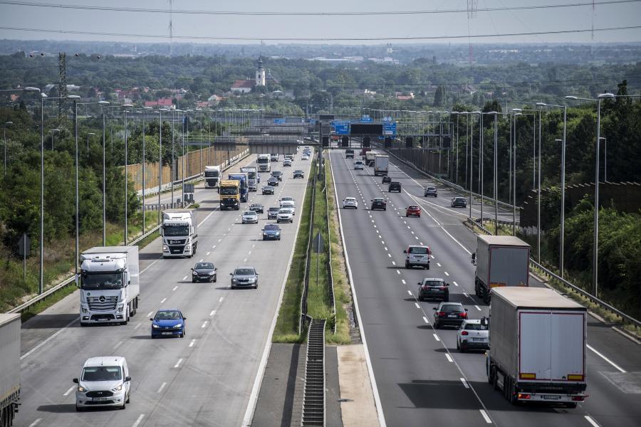Mellékutakra alig, gyorsforgalmi utakra viszont rengeteget költött az Orbán-kormány 
