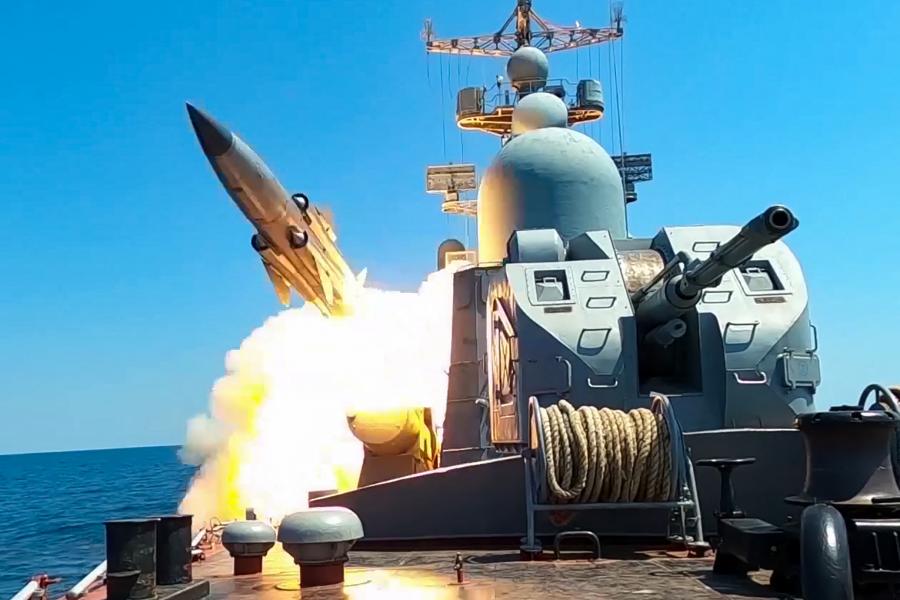 Rakétatámadás érte a fekete-tengeri orosz flotta fő támaszpontját 