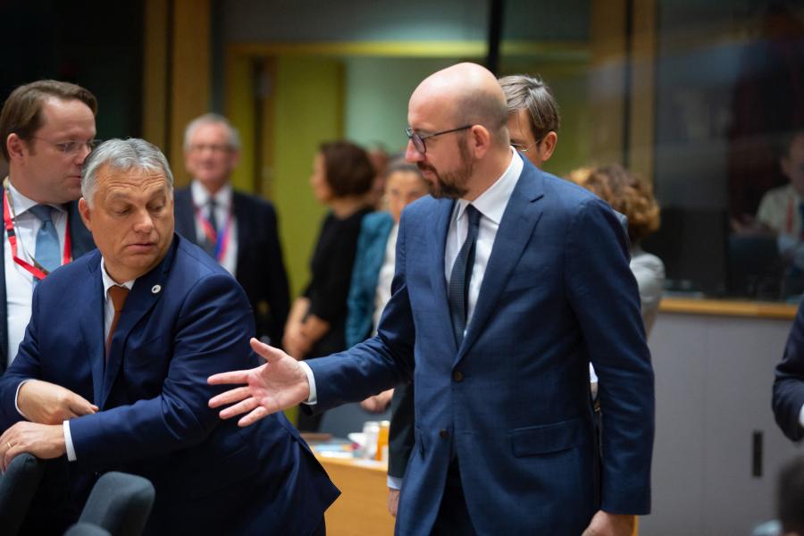 Újabb jelzést kapott Orbán Viktor kormánya, az EU szakértői már csak laza társulást ajánlanak a rendbontóknak