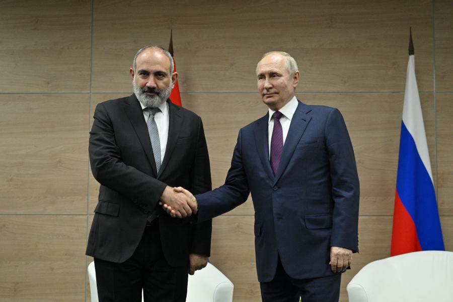 Putyinék szerint hatalmas hiba, hogy Örményország a Nyugathoz szeretne közeledni