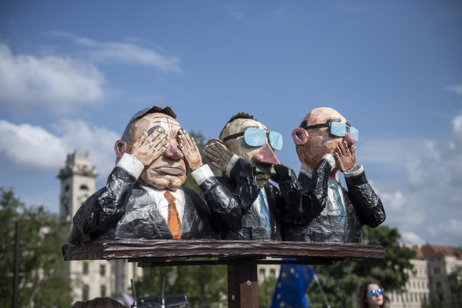 Medián: Egyre inkább korruptnak tartják az Orbán-kormányt a magyarok