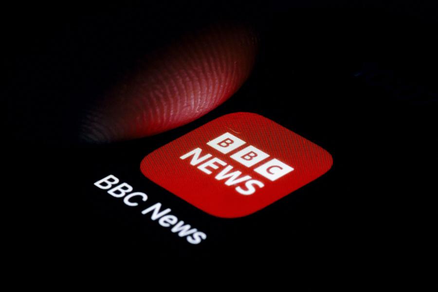 Politikai nyomás alá helyezték a BBC-t, de ennek ellenére sem hajlandó terrorszervezetnek hívni a Hamászt
