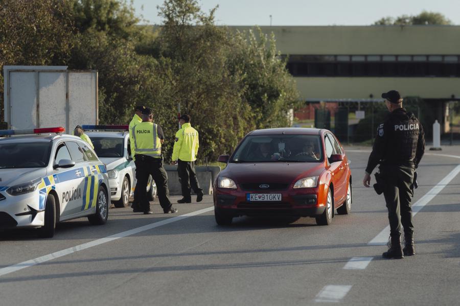 A szlovák kormány meghosszabbítja a határellenőrzést a magyar határon