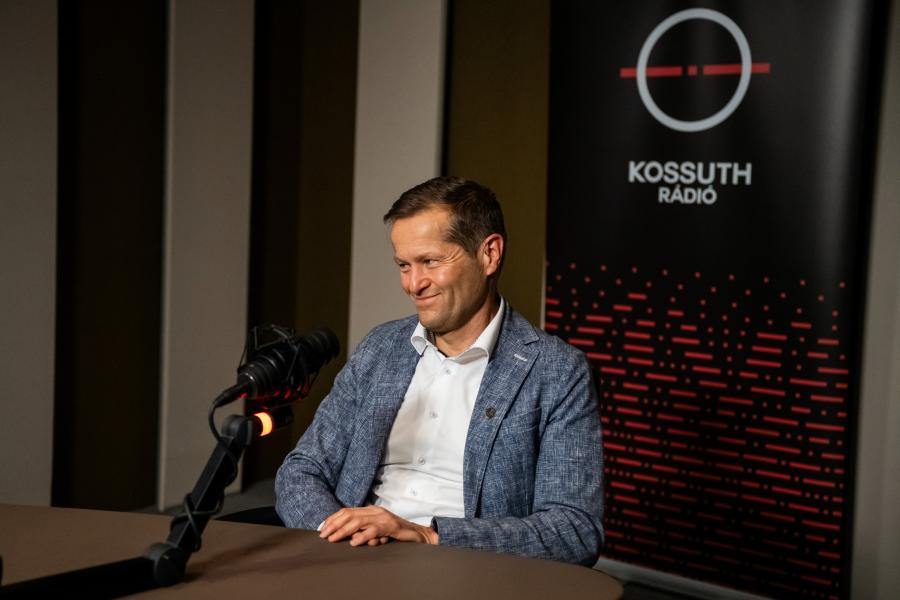 Krausz Ferenccel akarja vonzóvá tenni a tudományos karriert Magyarországon az Orbán-kormány