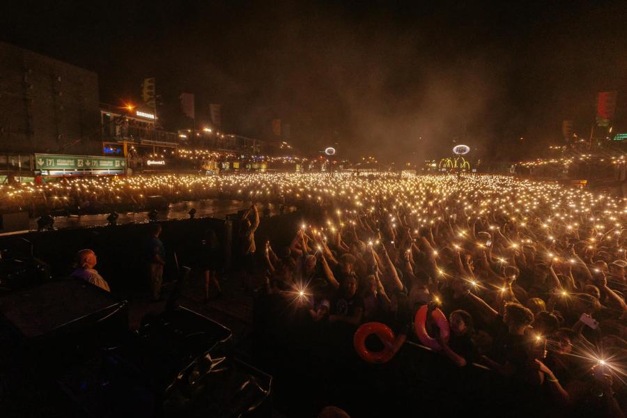 Az Azahriah-őrület folytatódik, a zenész meghirdette harmadik koncertjét is a Puskás Arénában