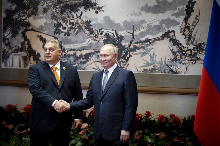 Orbán Viktor a háború szó helyett a „katonai művelet” kifejezést használta, hogy tetsszen Vlagyimir Putyinnak