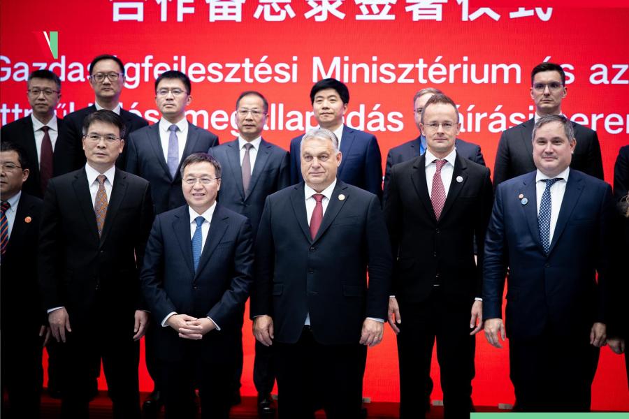 Orbán Viktor egyeztetett a legnagyobb kínai bank vezetőjével is