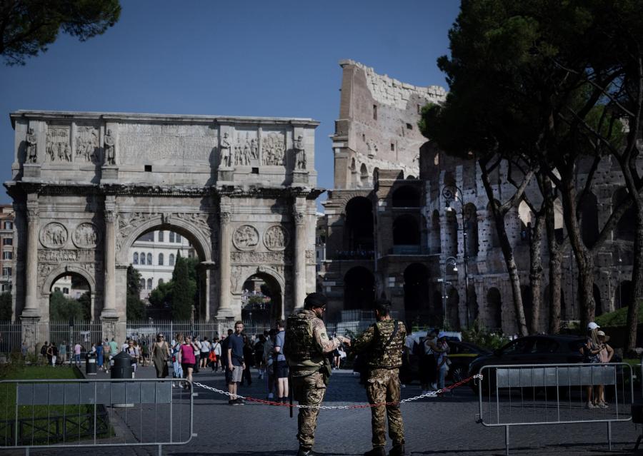 Terrorveszély miatt növelték a biztonsági készültséget a Vatikán körül 