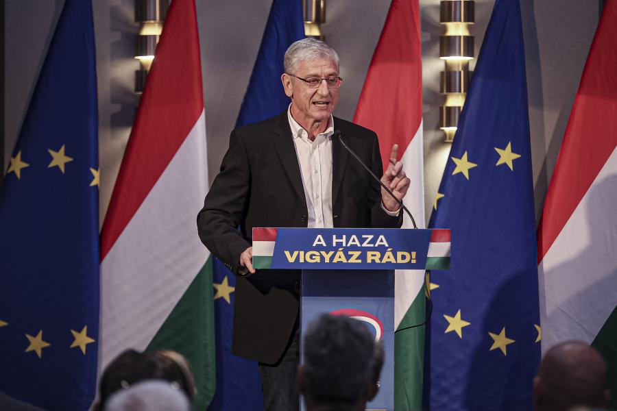 Gyurcsány Ferenc kormányváltó mobilapplikációt mutatott be a DK születésnapján 