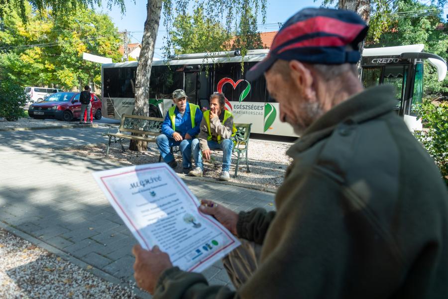 „Kacagna a falu, ha itt futkároznék” – Megnéztük, hogyan működik a magyar szűrőbuszprogram