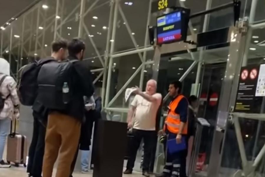 Videón, ahogy a fideszes önkormányzati képviselő káromkodva balhézik a barcelonai repülőtéren 